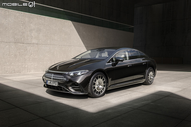續航里程突破900公里！小改款Mercedes-Benz EQS之線傳方向盤試駕體驗！