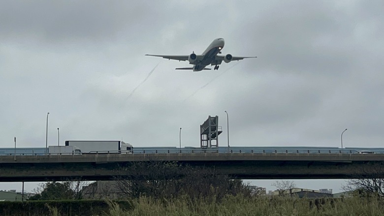 桃 園 大 園 「 國 門 之 都 」追 機 行