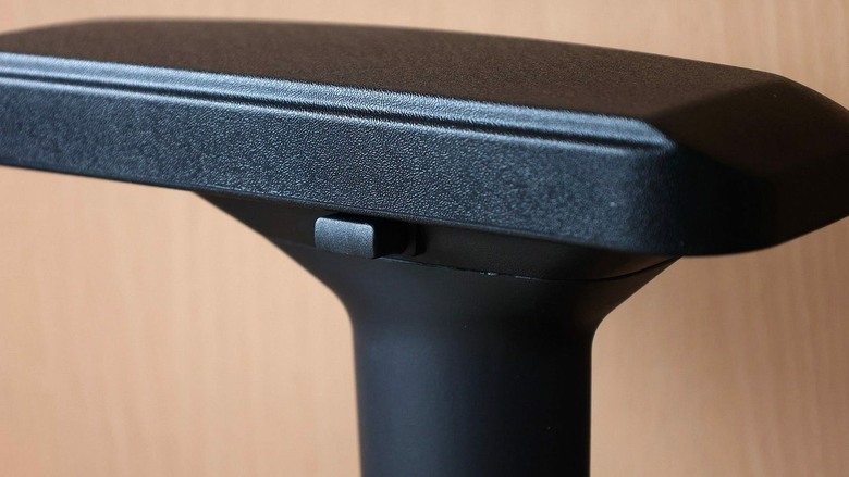 iRocks 質感貓抓布電腦椅 T28 Plus 冬天更有溫度，坐著躺著都可以