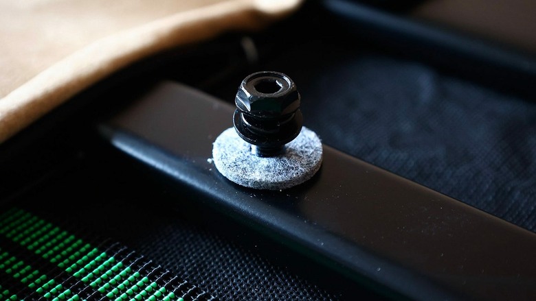 iRocks 質感貓抓布電腦椅 T28 Plus 冬天更有溫度，坐著躺著都可以