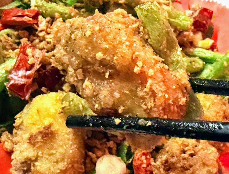 台北東區熱炒推薦｜完鍋子熱炒：150道菜+白飯吃到飽！高CP值聚餐＋包廂KTV一次滿足