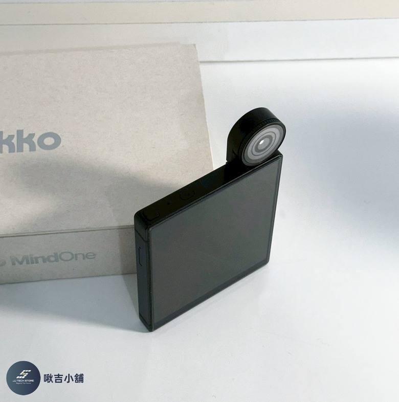 這真的是手機？小到我以為是玩具…｜開箱 iKKO Mind One Pro