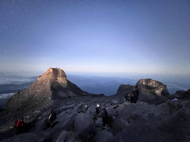 一神, 二玉, 三富士山~ 1,2,3準備出國去爬山 ! 3,2,1 自我挑戰好得意 !