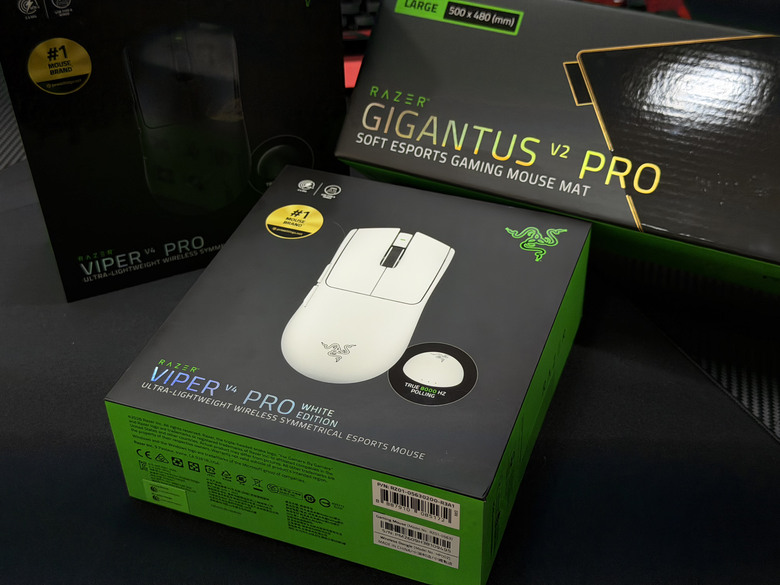 點我看大圖 【開箱|心得】世一中和世一步聯手參與研發的世一鼠|Razer Viper V4 Pro + Razer Gigantus V2 Pro