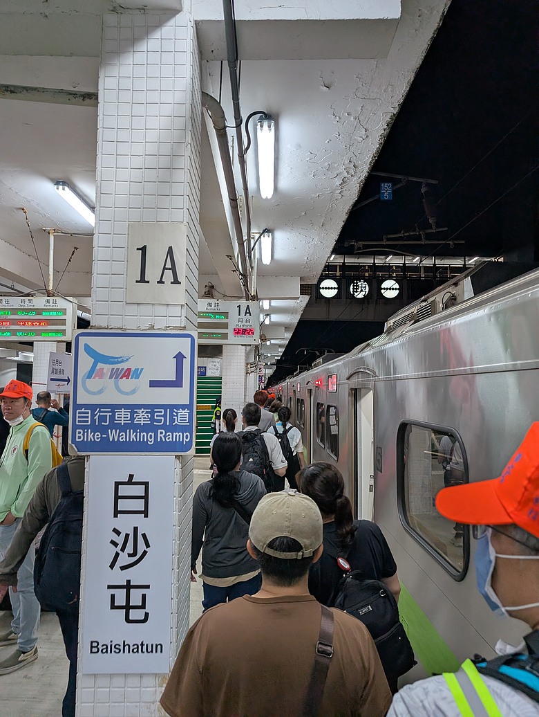 點我看大圖 2026 進香大白 白沙媽進香 地表最強的散步之旅 熱血熬夜12小時