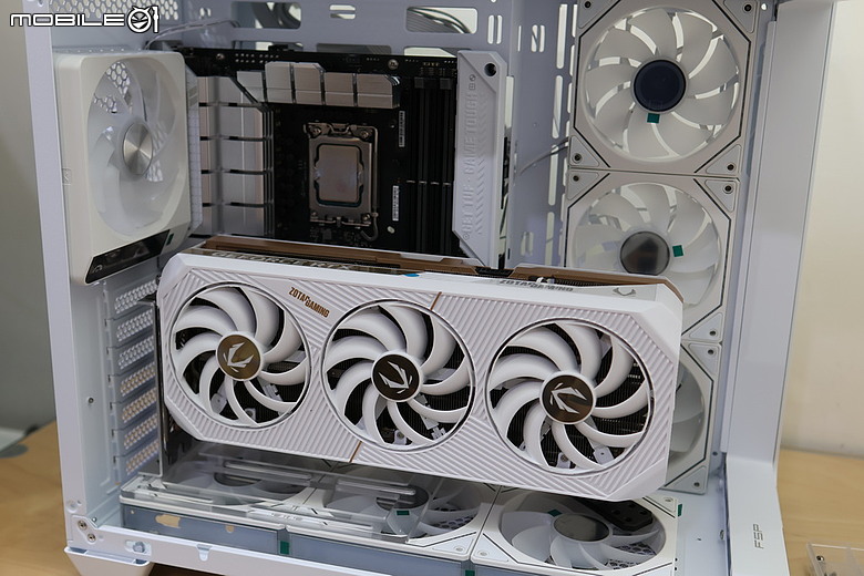 ZenFan 加持 FSP 全漢 270 度 M580 PRO 美型海景