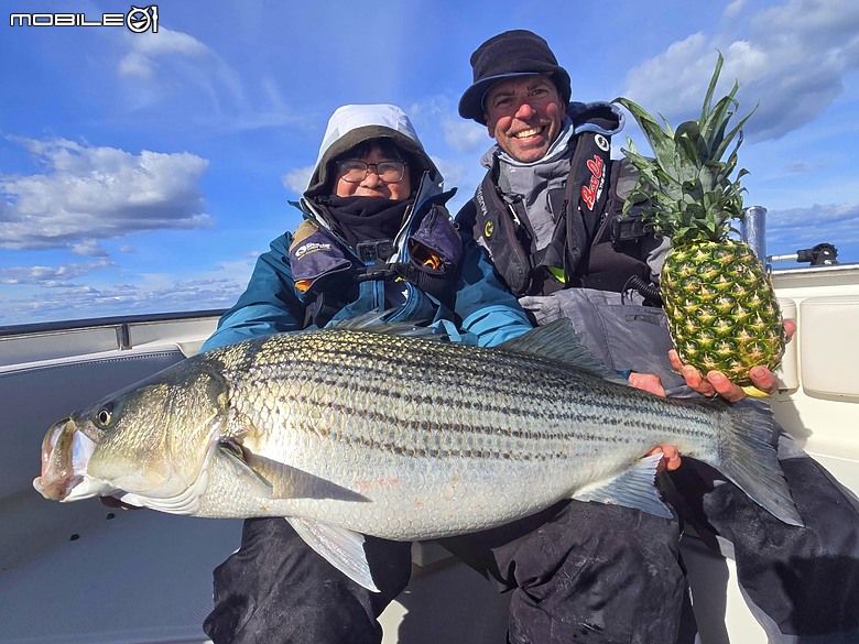 Fishing Traveler (環球釣者) - 雙破紀錄 ! 紐澤西黑潮中的「巨型米級海鱸大戰」 Day 5 與世界第一傳奇釣手，釣魚之神Mike iaconelli的夢幻終章 8小時沒咬口，在荒謬的終點，上廁所時遇見我的人生紀錄米級巨海鱸