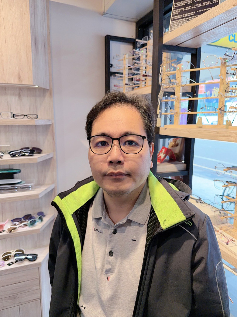 [開箱] 台南 CP 值神店！3000 元搞定老爸生日禮物，多焦+變色一副配到好