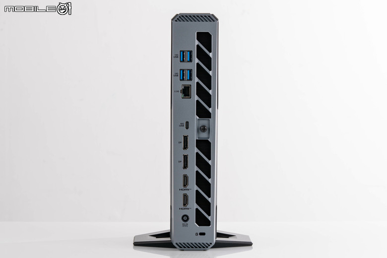 ROG GR70 小型電競桌機開箱實測 搭配最強 AMD 9955X3D 處理器的迷你巨人
