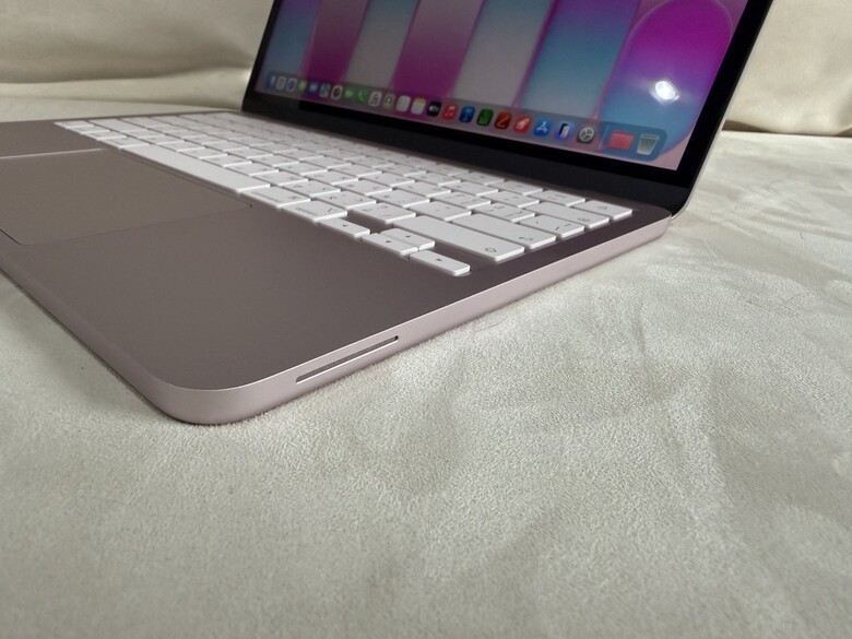 開箱 MacBook Neo 姻粉色 256GB 台灣公司貨 4/24