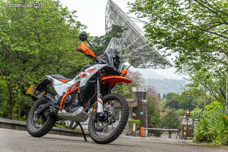 KTM 390 Adventure R 試駕｜橘火燎原，笑傲千山！
