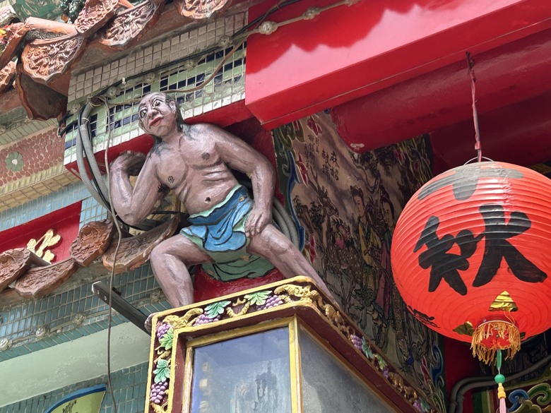 「 兩 鐵 列 車 」 騎 遊 高 雄 果 嶺 自 然 公 園