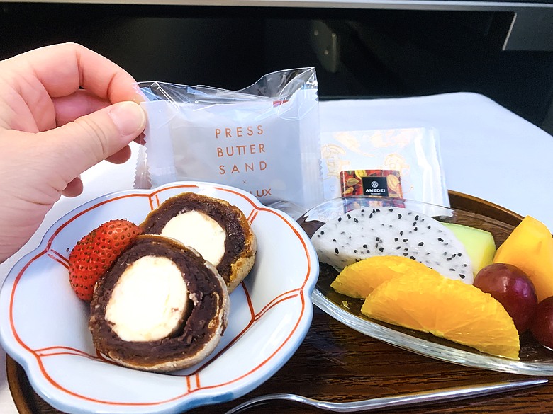 ＜日本＞2025日本獨旅~星宇航空商務艙及貴賓室初體驗、afternoon tea 午餐