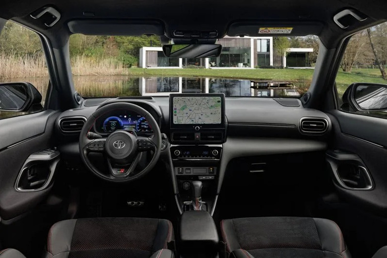 Toyota Yaris Cross 歐規式樣改款現身 內外質感與科技配備雙雙有感升級！