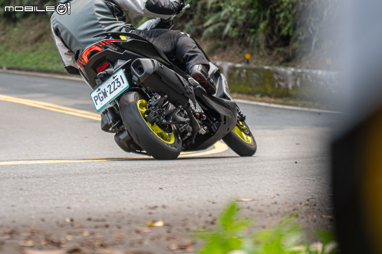 點我看大圖 全台首發!MAXXIS全新競技胎S98R道路測試|胎體、膠料全面進化,國產性能胎款新指標!