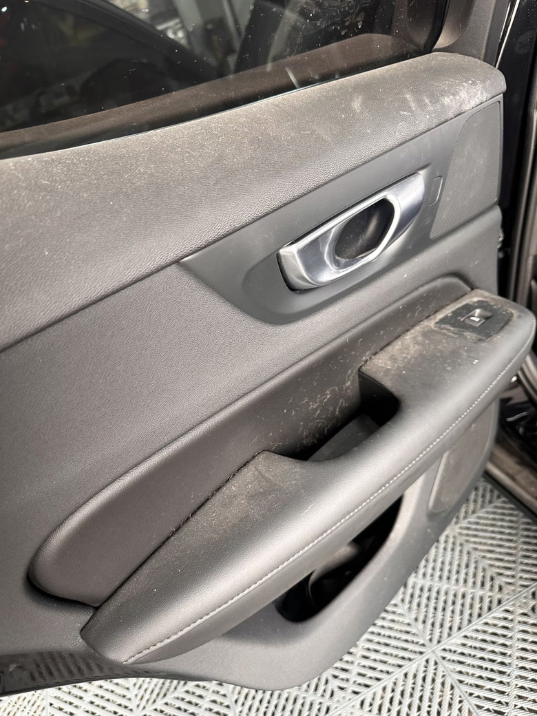 狗毛車變新車！台南內裝清洗＋特殊狗毛處理
