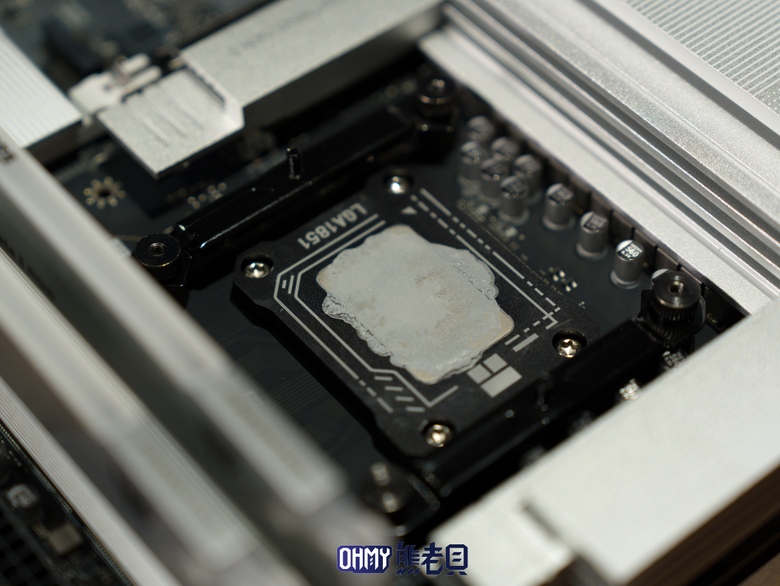 Arctic MX-7 新款耐久型高性能散熱膏 & P12 Pro Reverse A-RGB 反向扇葉風扇