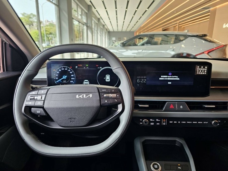 老車主看新改款雙12.3吋STONIC，這次改款你給幾分？