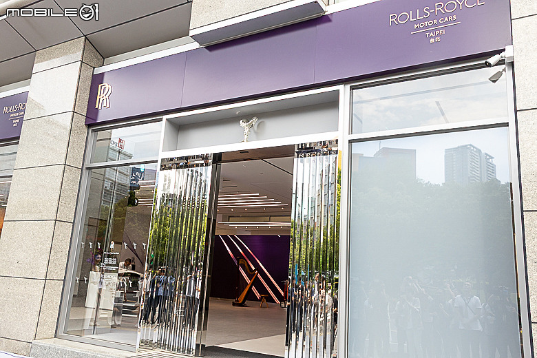 【採訪】Rolls-Royce 台北展示中心華麗再啟,打造充滿精品店氛圍感的沉浸式展示中心!