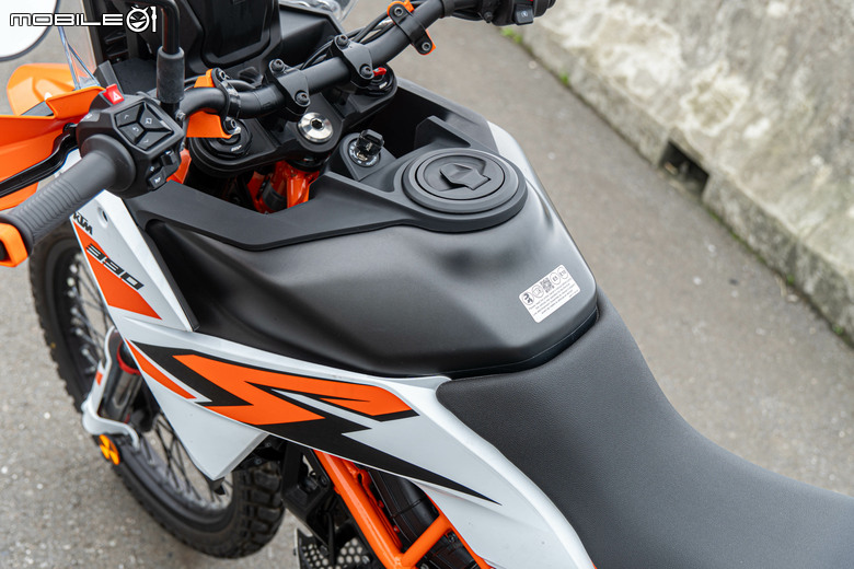 點我看大圖 KTM 390 Adventure R 試駕|橘火燎原,笑傲千山!