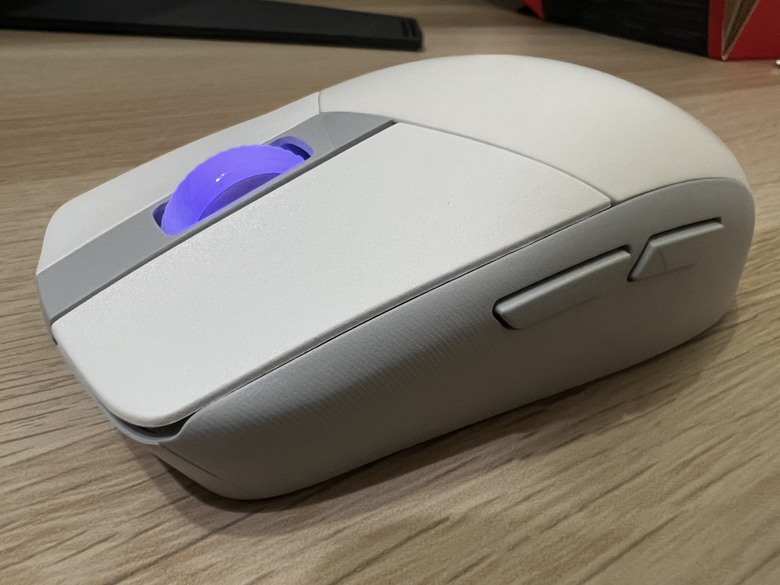 ［輕開箱］ROG IMPACT III 月光白 無線電競滑鼠