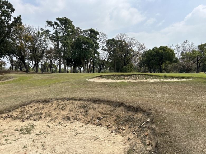 「 兩 鐵 列 車 」 騎 遊 高 雄 果 嶺 自 然 公 園