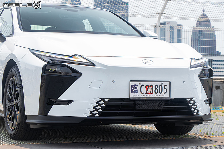 Lexus ES 500e 大改款試駕｜瑕不掩瑜的進化，用誠意再戰市場！