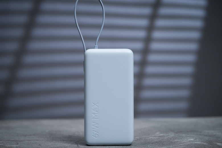 【開箱測試】Xiaomi 自帶線行動電源 20000 67W 你想買來充筆電?先等等