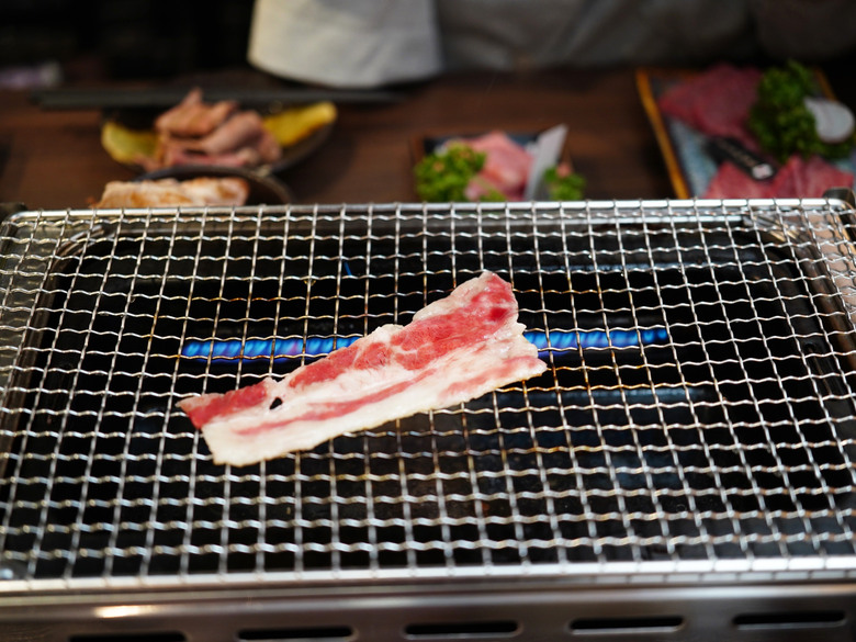 【高雄燒肉】銅板價吃A5和牛！鐵人燒肉套餐CP值好高！