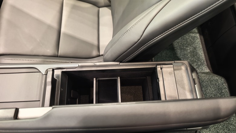 趕在第一天來欣賞All New Lexus ES300h的心得分享