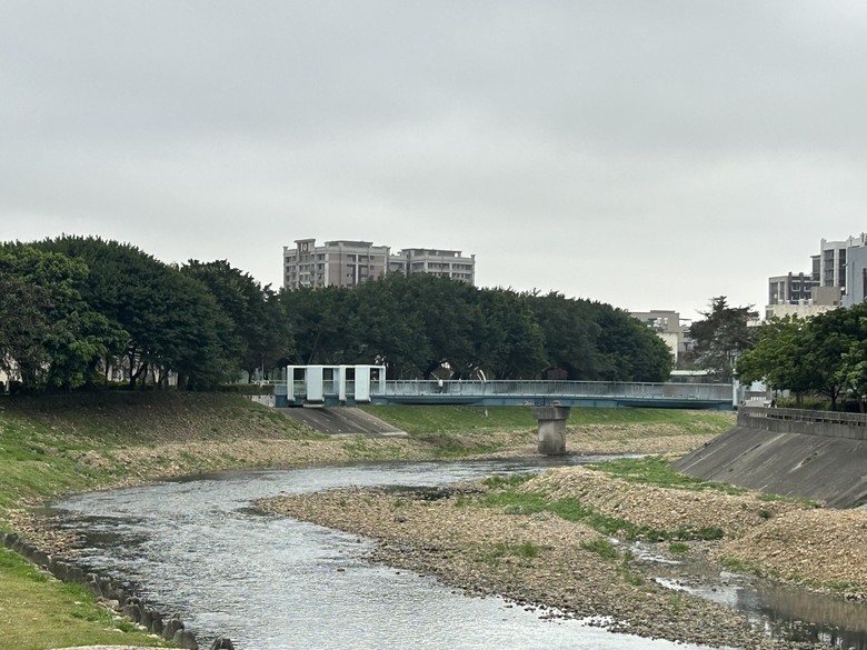 桃 園 大 園 「 國 門 之 都 」追 機 行