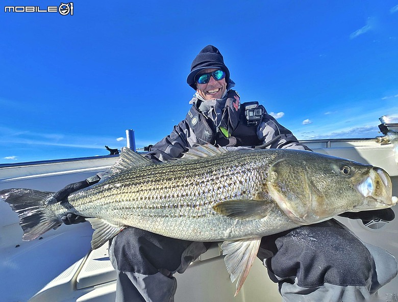 Fishing Traveler (環球釣者) - 雙破紀錄 ! 紐澤西黑潮中的「巨型米級海鱸大戰」 Day 5 與世界第一傳奇釣手，釣魚之神Mike iaconelli的夢幻終章 8小時沒咬口，在荒謬的終點，上廁所時遇見我的人生紀錄米級巨海鱸