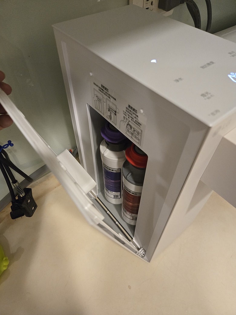 【體驗分享】告別水垢與等待！LG PuriCare&trade; 淨水 Bar 飲水機 WD210MN：極簡美學與智慧科技的完美結合