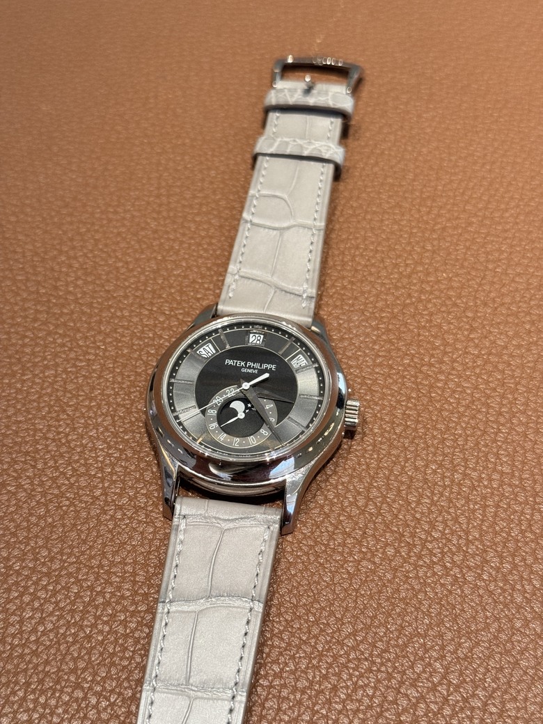 一次購買兩支手錶之百達菲麗 5205G-010