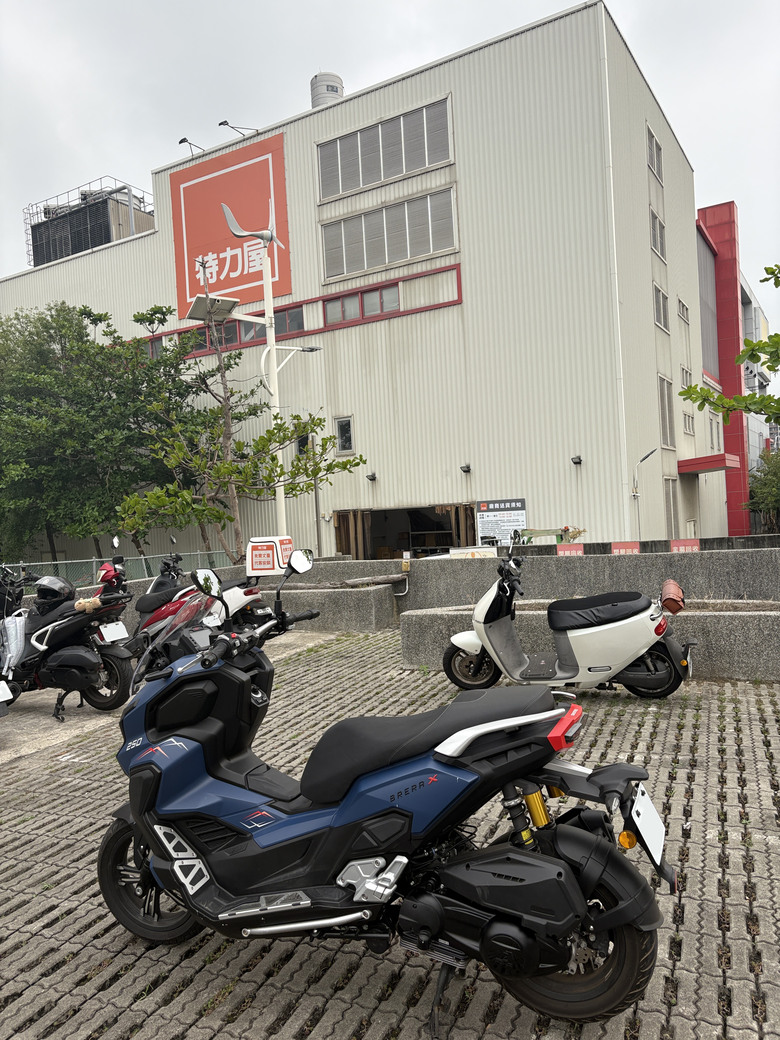 可以騎樂趣也騎通勤，我的新戰馬Brera X 250