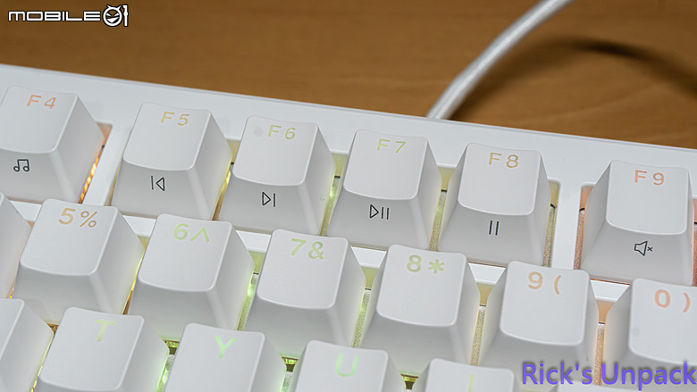 【開箱】磁軸機械軸雙重並行 | Glorious GMMK 3 HE 75 WHITE