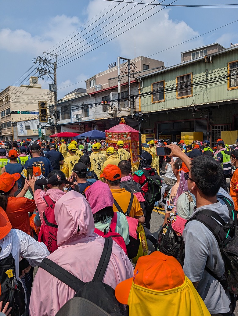 點我看大圖 2026 進香大白 白沙媽進香 地表最強的散步之旅 熱血熬夜12小時