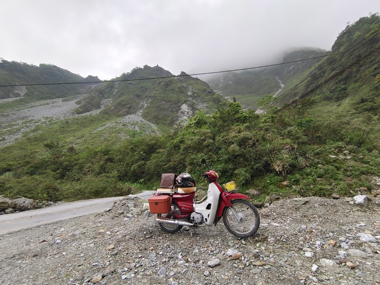 背著書包去越野－－武荖坑林道信大水泥大白山礦路