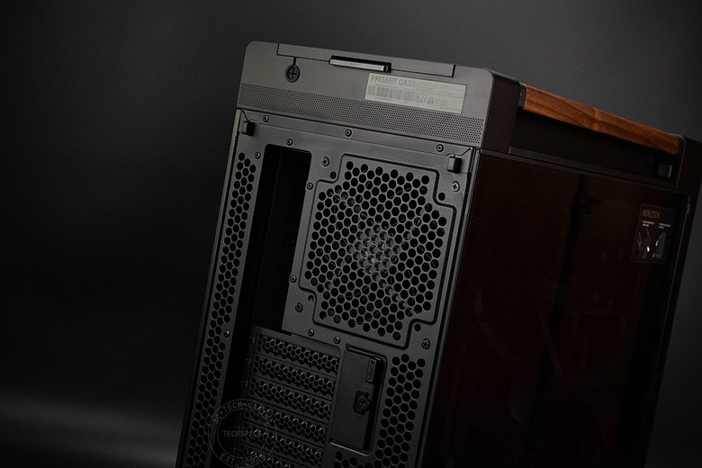 告別桌面冷冰器、ASUS ProArt PA602 胡桃木透側版現代黑款機殼開箱，用天然原木打造最美創作神機！