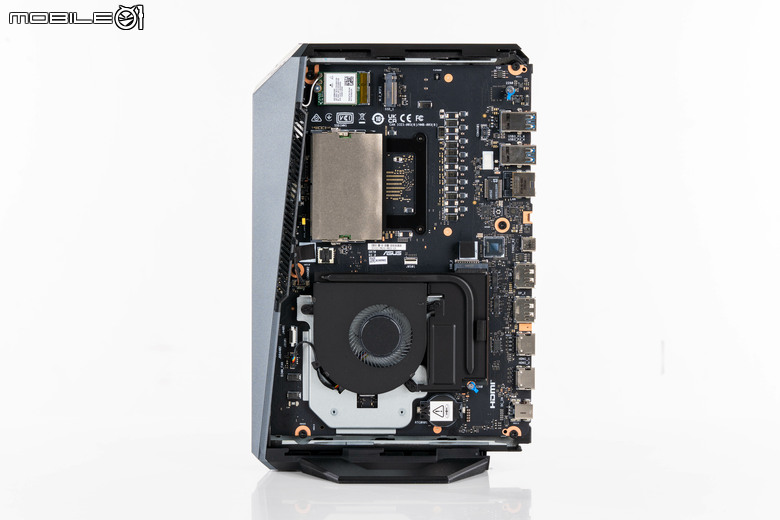 ROG GR70 小型電競桌機開箱實測 搭配最強 AMD 9955X3D 處理器的迷你巨人