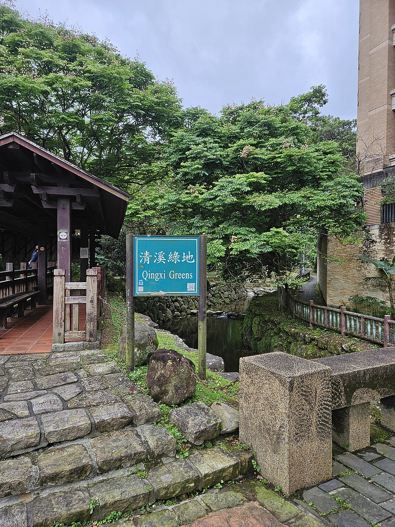 輕裝出發！帶上 ZEISS Victory Pocket 雙筒望遠鏡，漫遊小坑溪文學步道 順道拜小坑福德宮土地公跟武財神