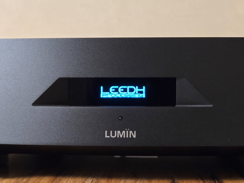 說好十萬預算，最後「爆」回一台Lumin P1
