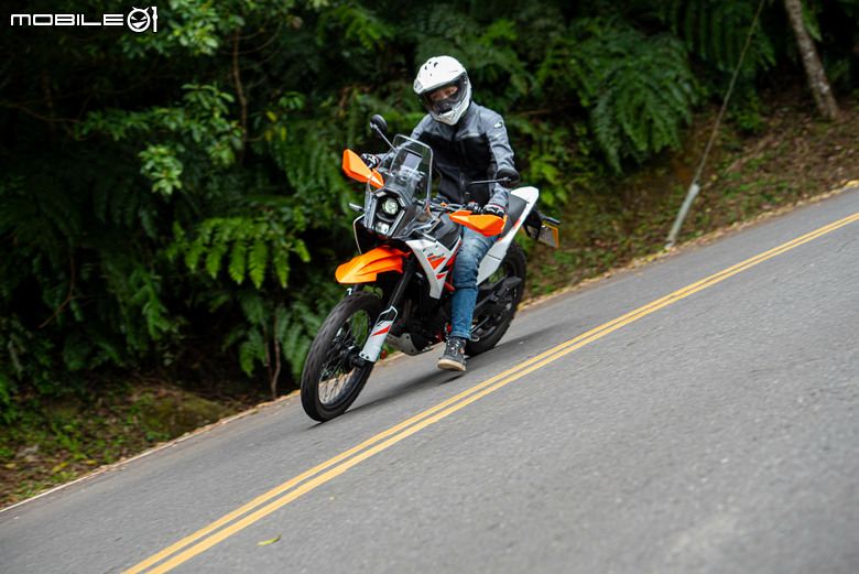 點我看大圖 KTM 390 Adventure R 試駕|橘火燎原,笑傲千山!