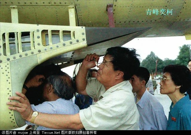 中國陽痿機J-20之父楊偉被捉神話破滅,戳破中國J-10真相!