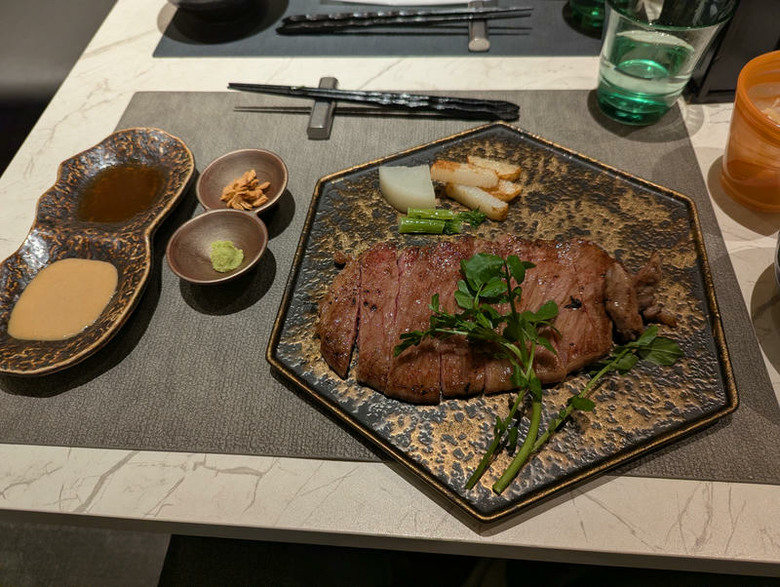 【不是遊記 - 20】 東京的浮華虛幻與潮流藝術--麻布台之丘、TeamLab及SKY CAFE