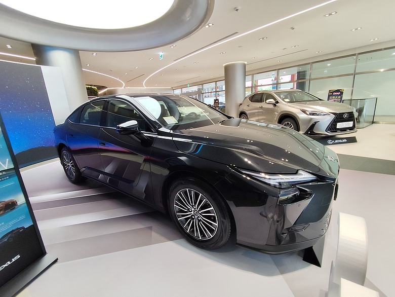 2026 LEXUS ES300H 新車展間直擊!!