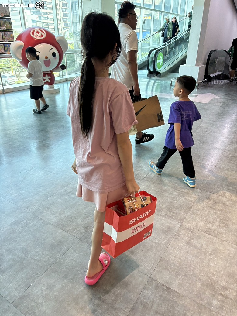 Nintendo Switch 2 家長視角來開箱｜買給女兒的主機
