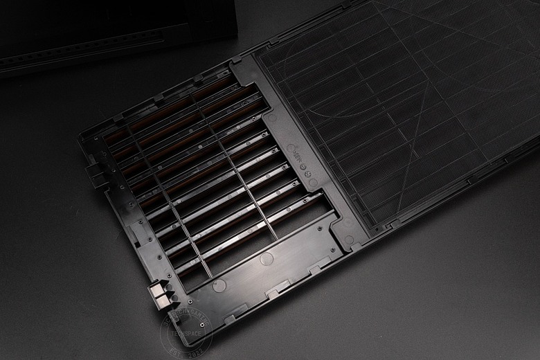 告別桌面冷冰器、ASUS ProArt PA602 胡桃木透側版現代黑款機殼開箱，用天然原木打造最美創作神機！