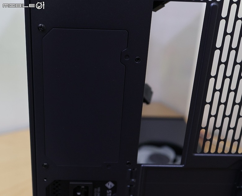 Fractal Design 首次進軍海景機殼 Pop 2 Vision