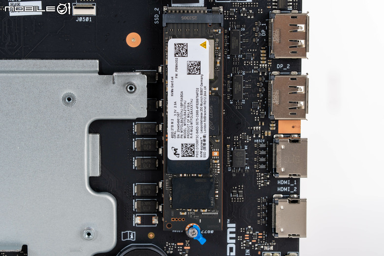 ROG GR70 小型電競桌機開箱實測 搭配最強 AMD 9955X3D 處理器的迷你巨人